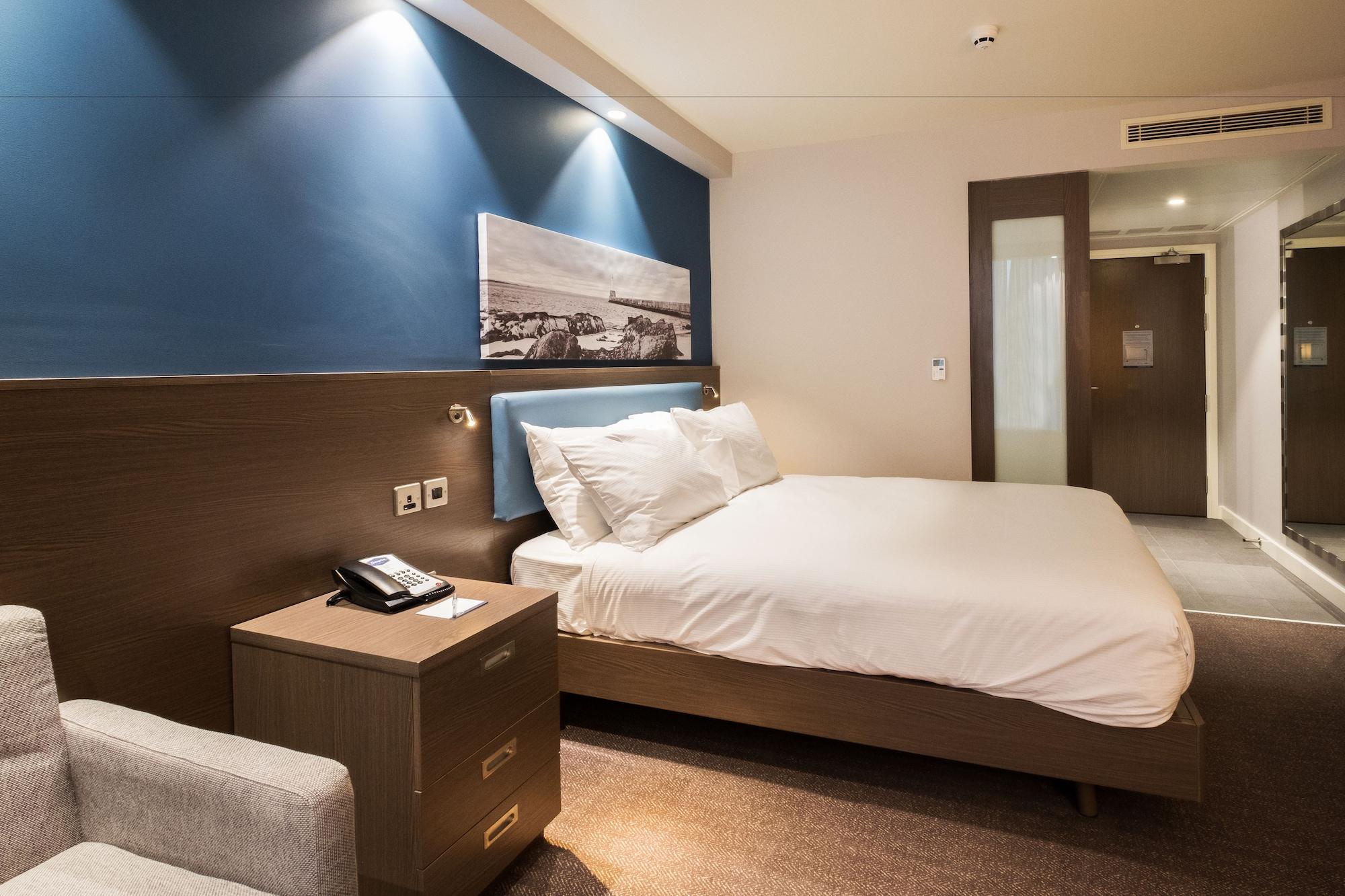 Hampton By Hilton Aberdeen Airport Dyce Buitenkant foto