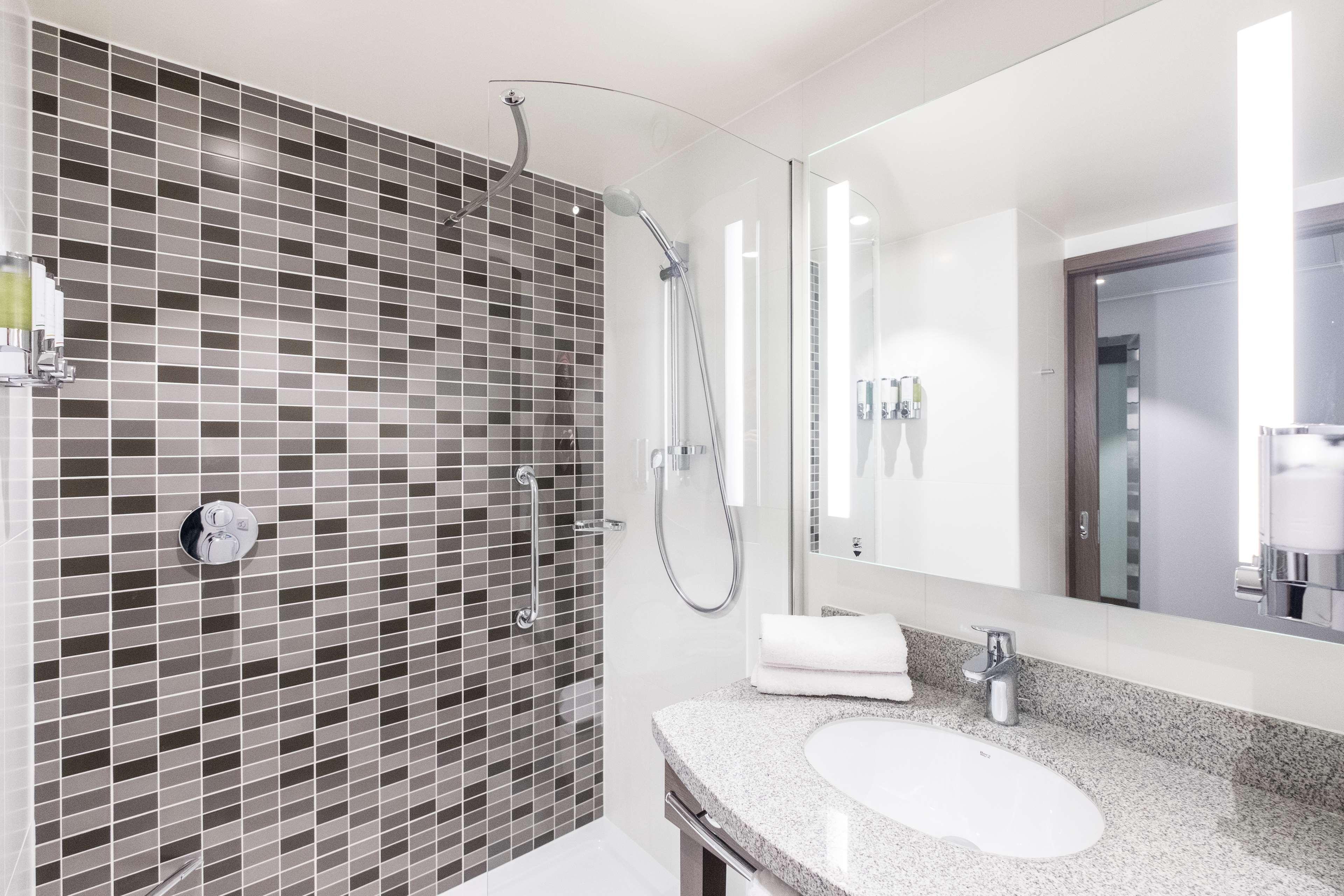 Hampton By Hilton Aberdeen Airport Dyce Buitenkant foto