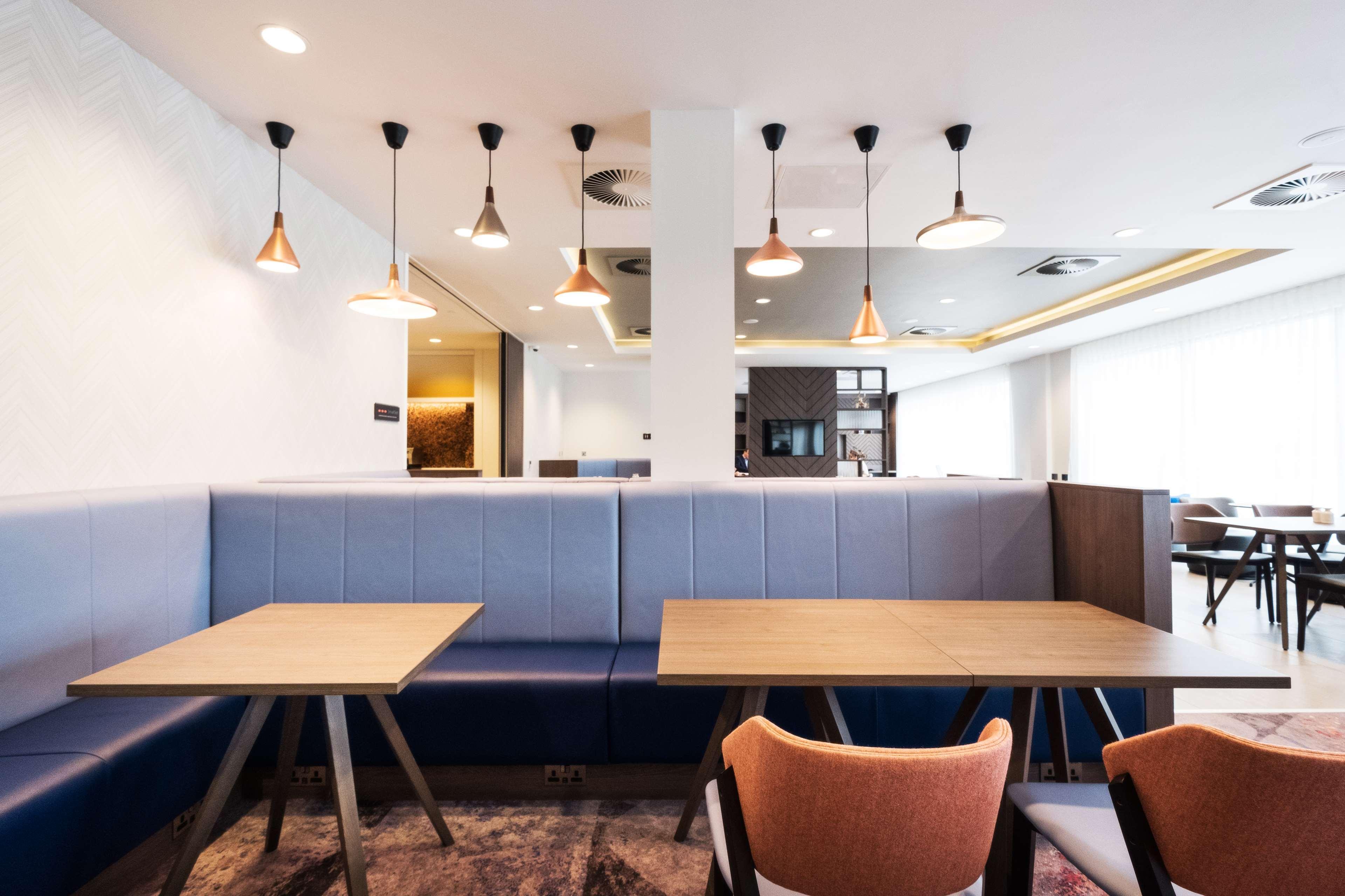 Hampton By Hilton Aberdeen Airport Dyce Buitenkant foto