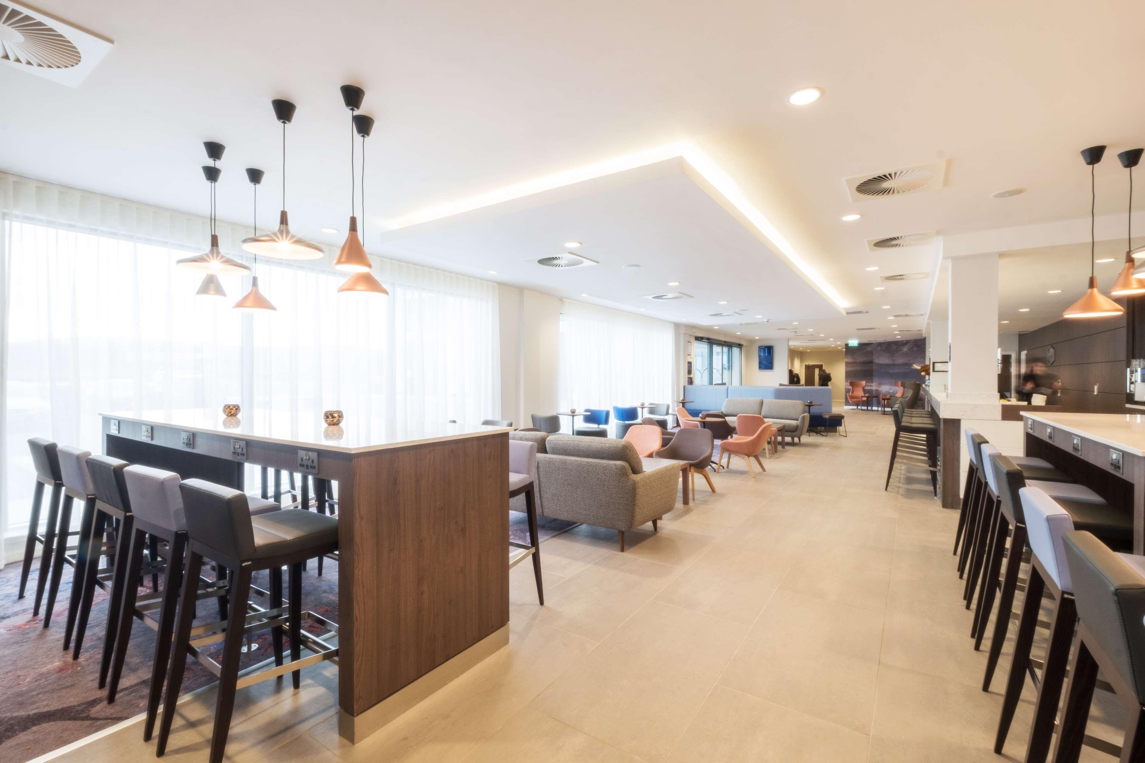 Hampton By Hilton Aberdeen Airport Dyce Buitenkant foto
