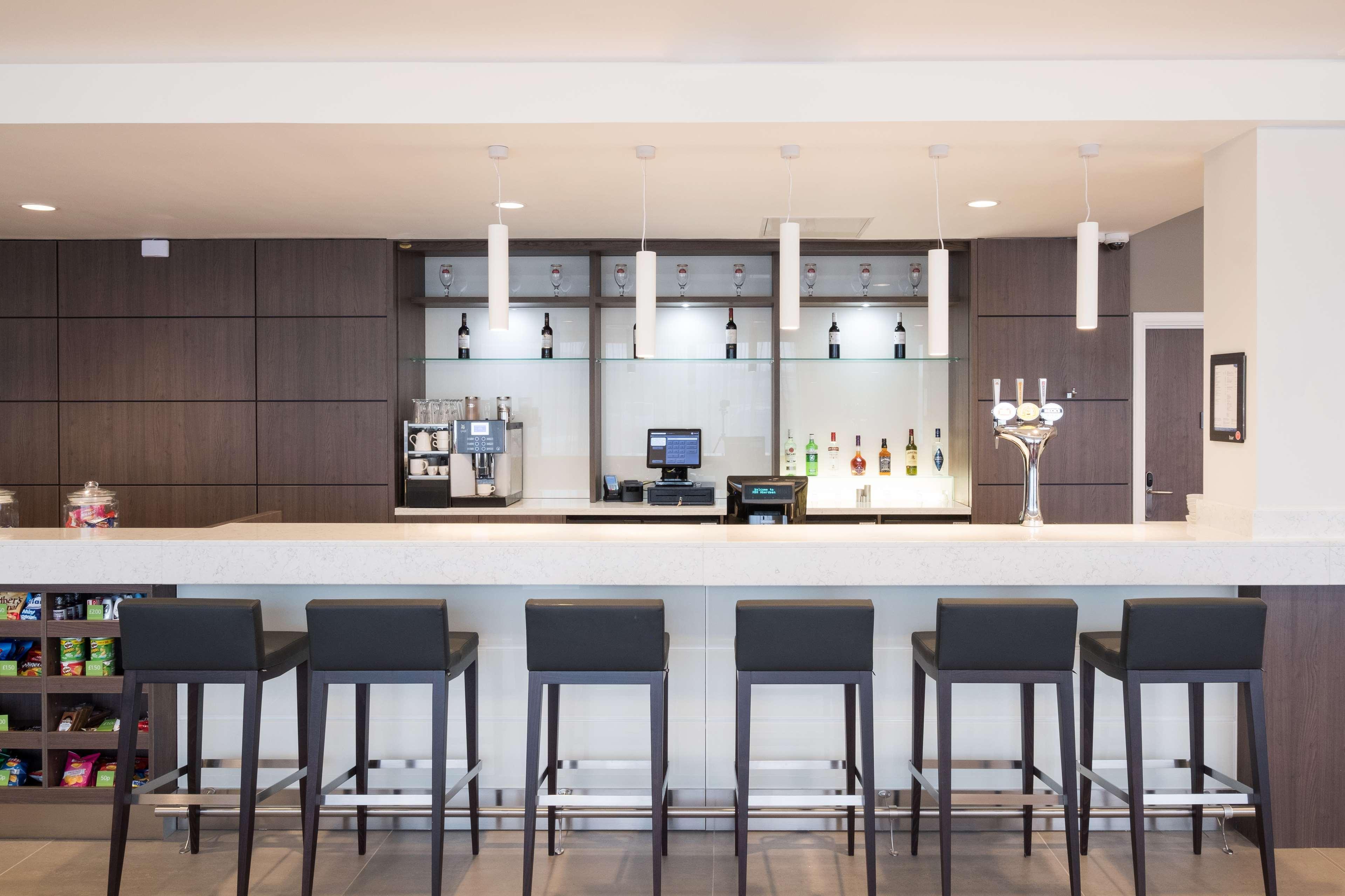 Hampton By Hilton Aberdeen Airport Dyce Buitenkant foto