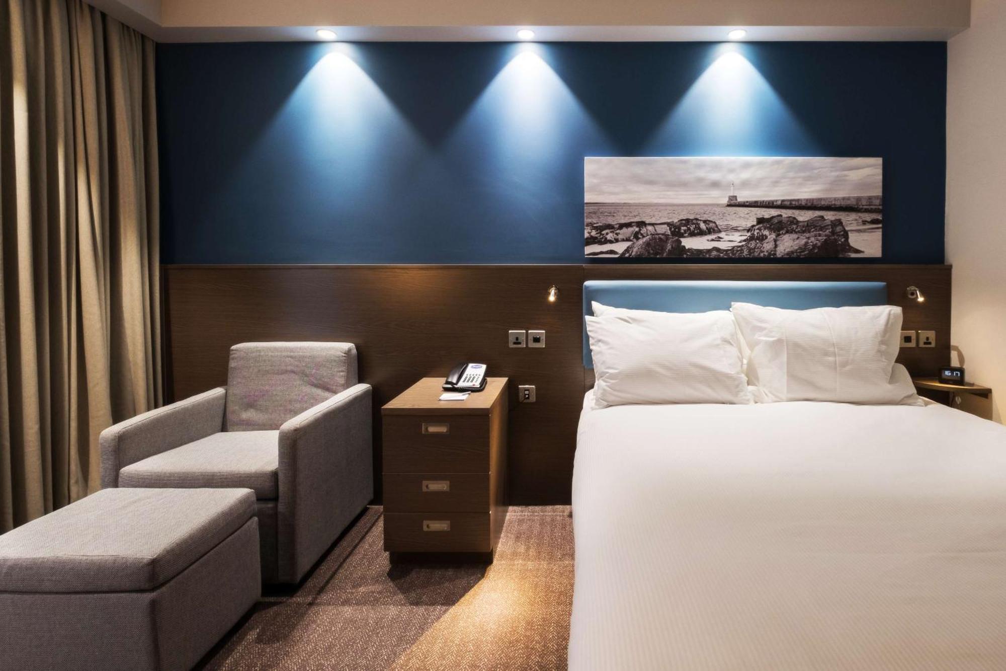Hampton By Hilton Aberdeen Airport Dyce Buitenkant foto