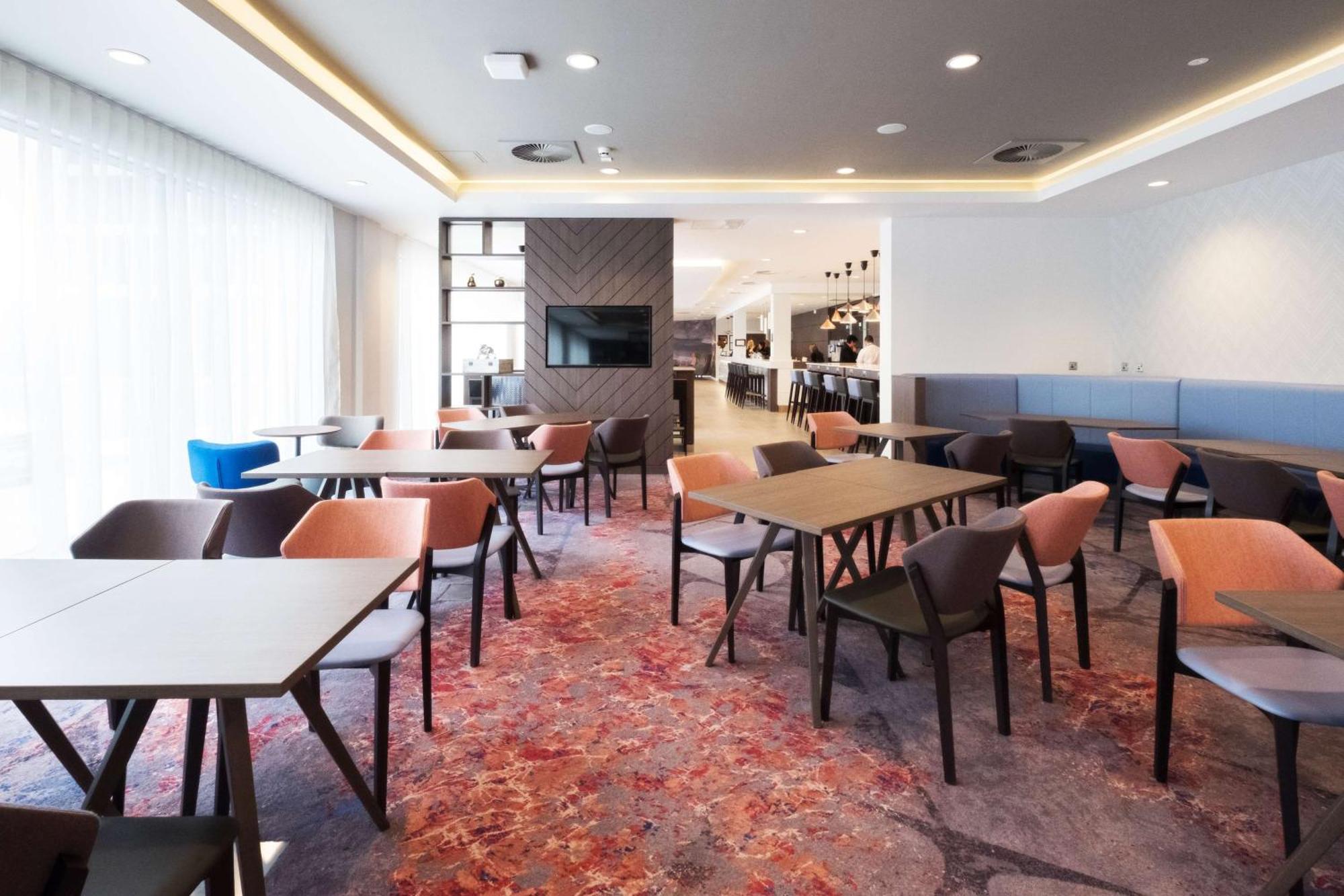 Hampton By Hilton Aberdeen Airport Dyce Buitenkant foto